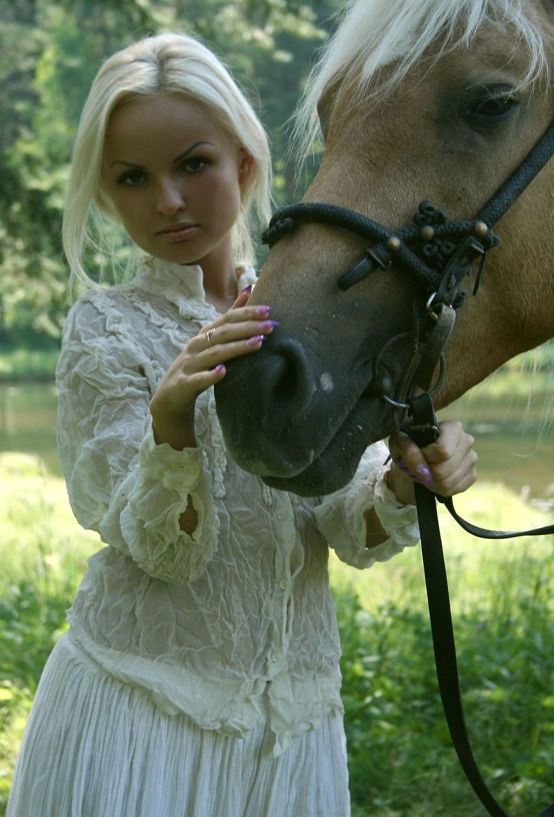 Анна, 18